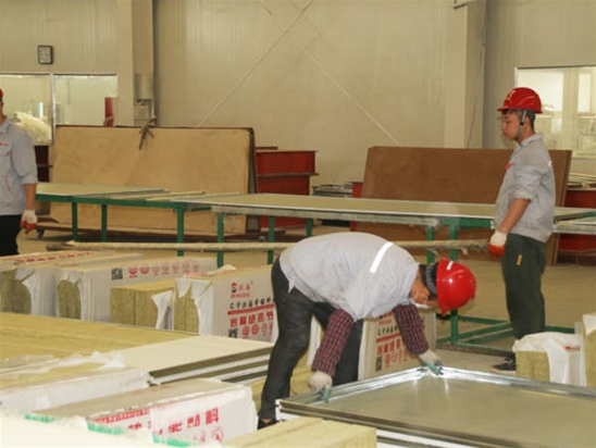 生產(chǎn)車(chē)間